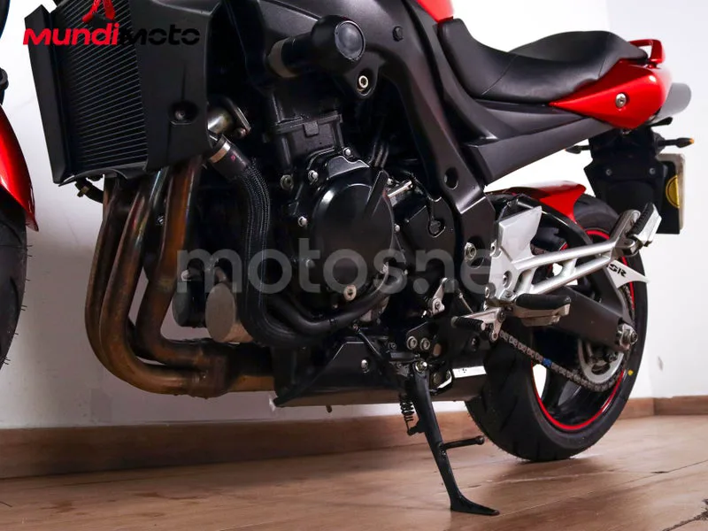 Suzuki GSR600 - Vista 10