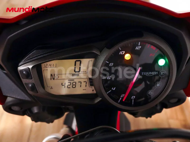 Triumph Street Triple - Vista 12