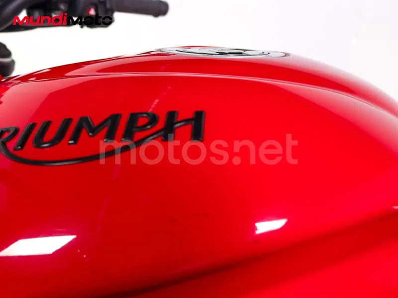 Triumph Street Triple - Vista 15
