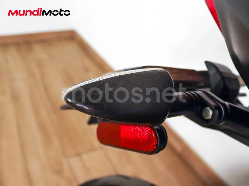 Triumph Street Triple - Vista 17