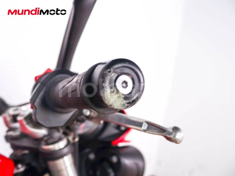 Triumph Street Triple - Vista 18