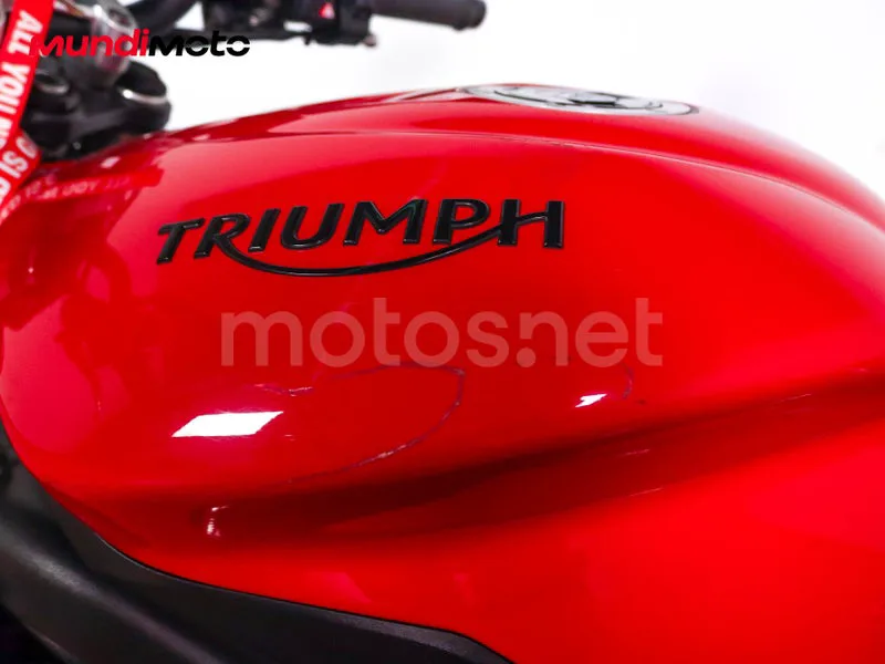Triumph Street Triple - Vista 32