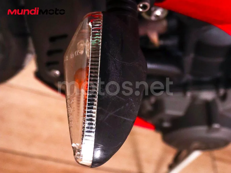 Triumph Street Triple - Vista 35