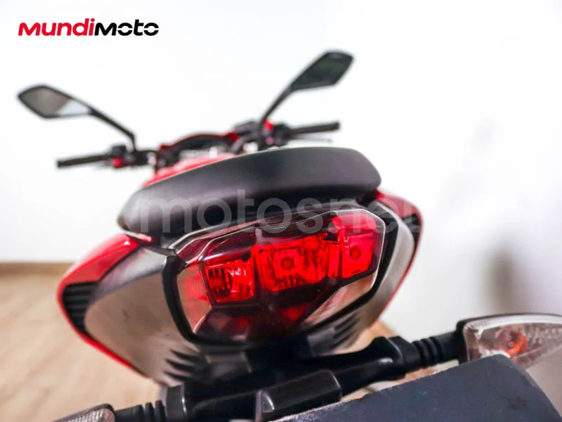 Triumph Street Triple - Vista 9