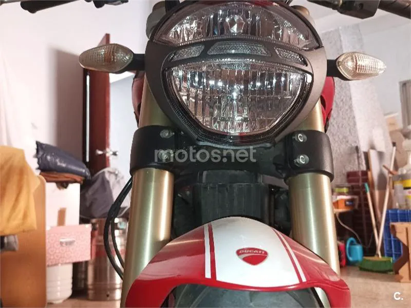 Ducati Monster 1100 EVO - Vista 3