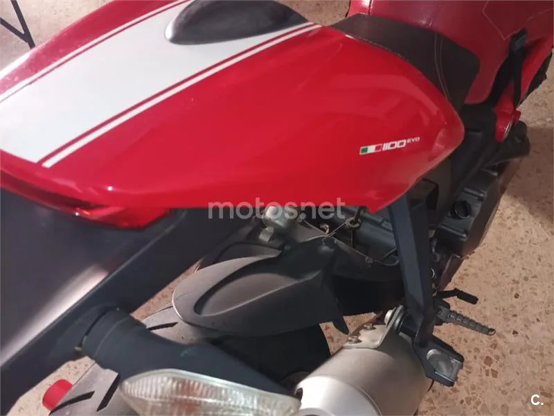 Ducati Monster 1100 EVO - Vista 4
