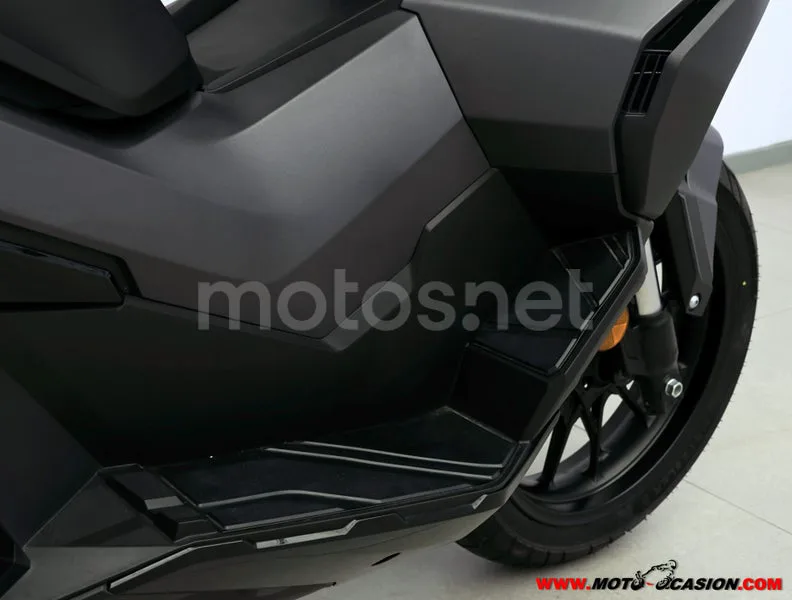 Honda ADV350 - Vista 5