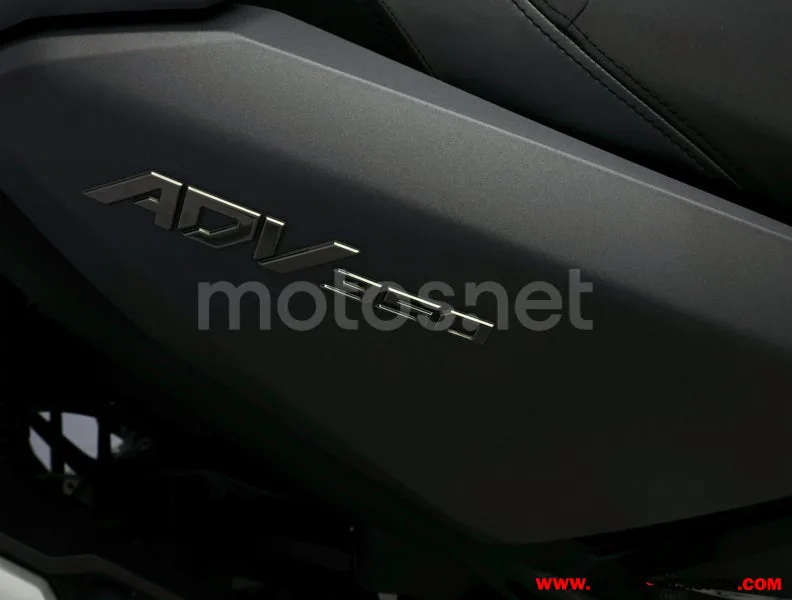 Honda ADV350 - Vista 9