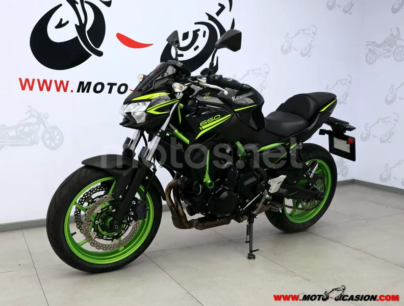 Kawasaki Z650 - Vista 8