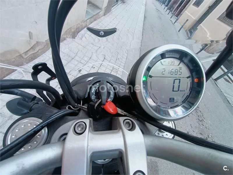 Ducati Scrambler - Vista 4
