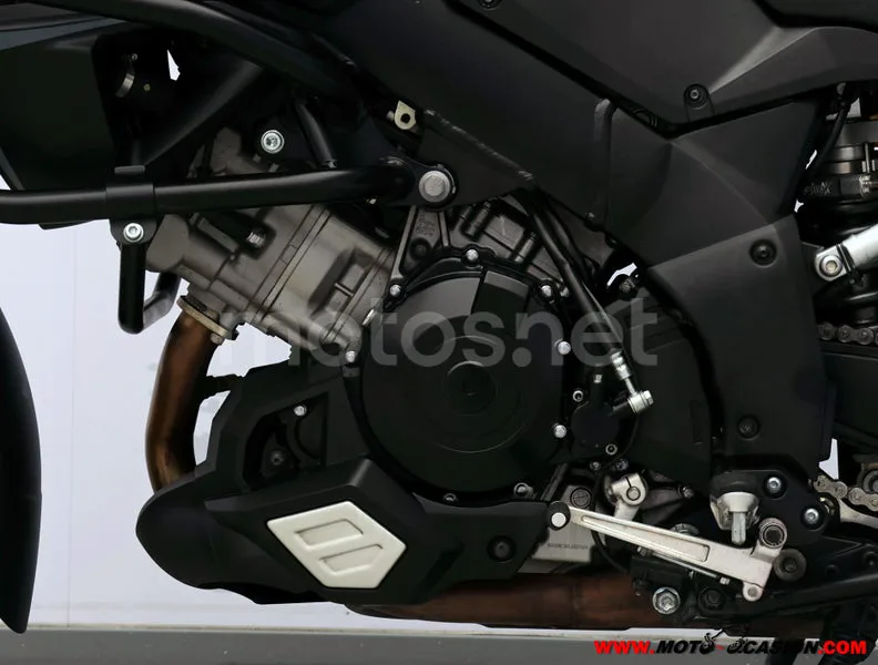 Suzuki V-Strom 1000 - Vista 9