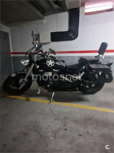 Suzuki Intruder M800 - Vista 3