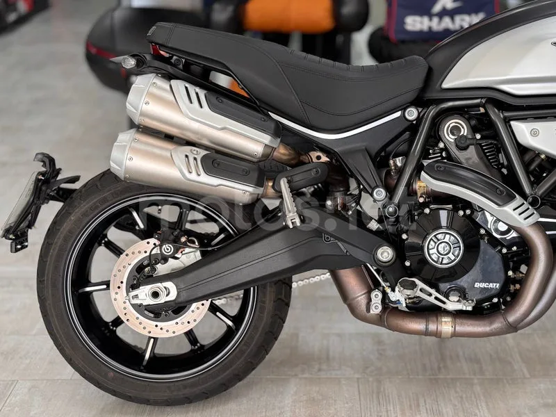 Ducati Scrambler - Vista 4