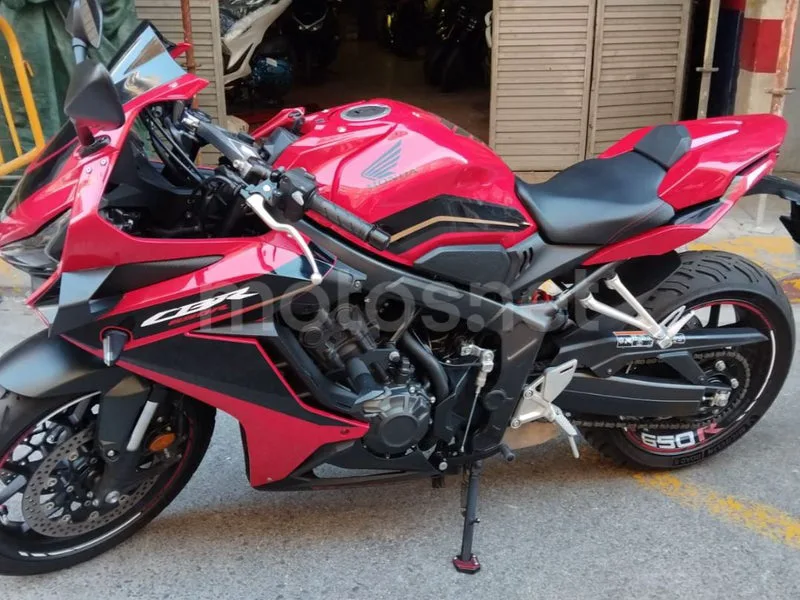 Honda CBR650R - Vista 4