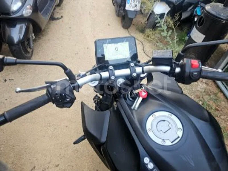 Yamaha MT-07 - Vista 14