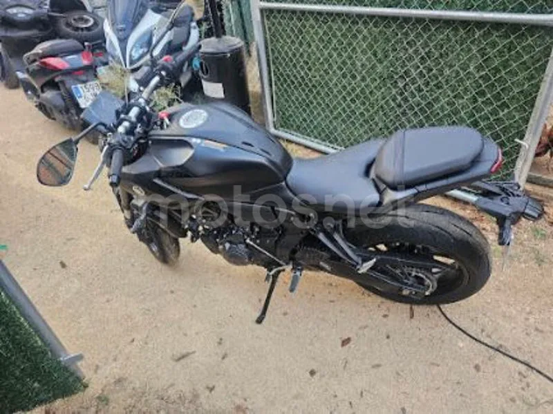 Yamaha MT-07 - Vista 4