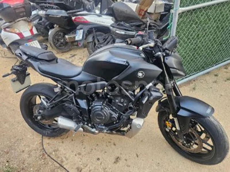 Yamaha MT-07 - Vista 7