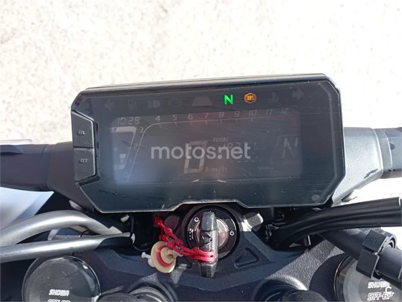 Honda CB125R - Vista 5