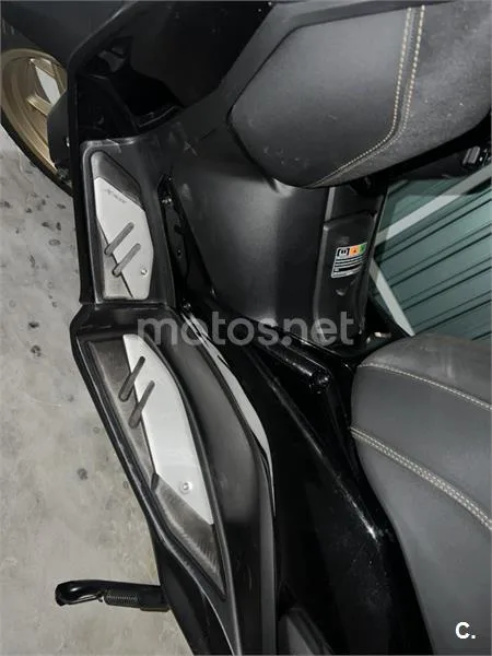 Yamaha XMAX 125 - Vista 5