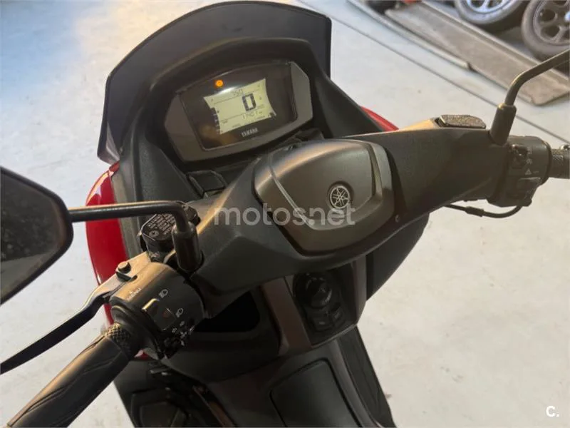 Yamaha NMAX - Vista 8