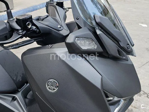 Yamaha XMAX 125 - Vista 3