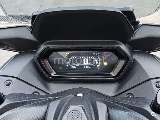 Yamaha XMAX 125 - Vista 4
