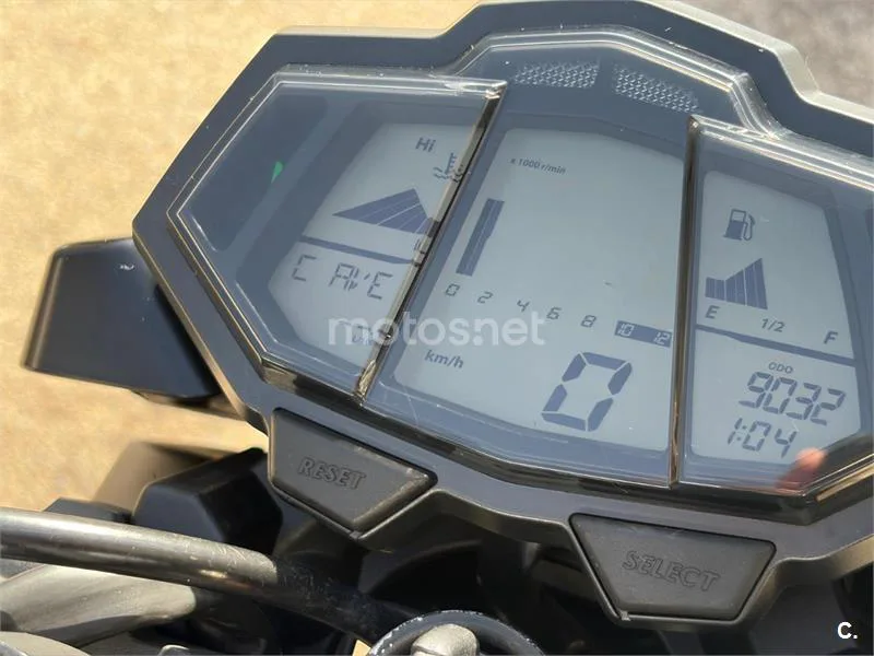 Yamaha MT-125 - Vista 8
