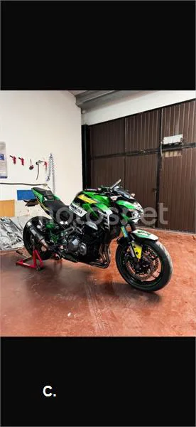 Kawasaki Z900 - Vista 4