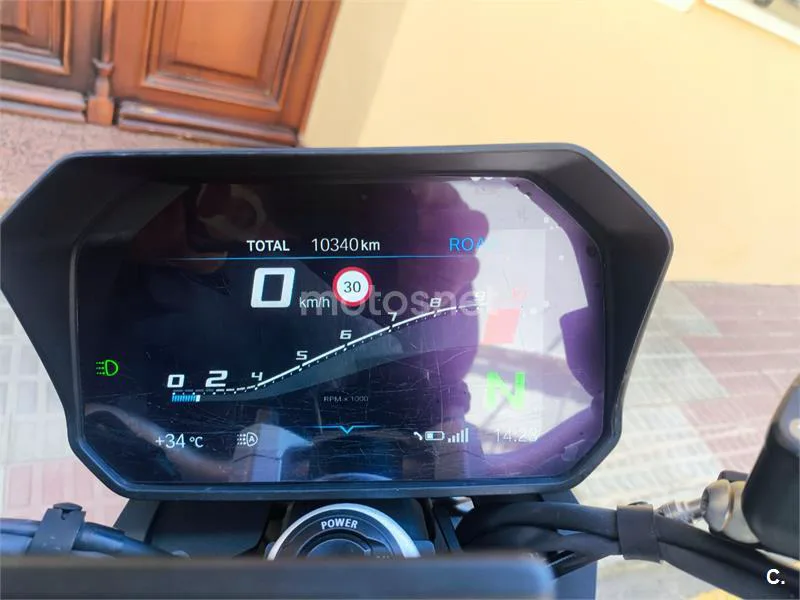 BMW F 900 R - Vista 4