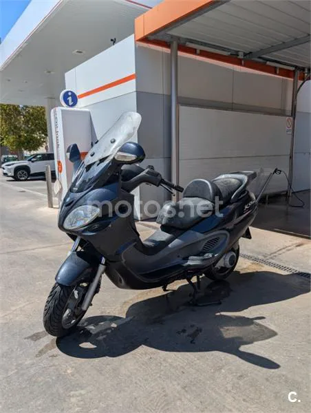 Piaggio X9 Evolution 125 - Vista 3