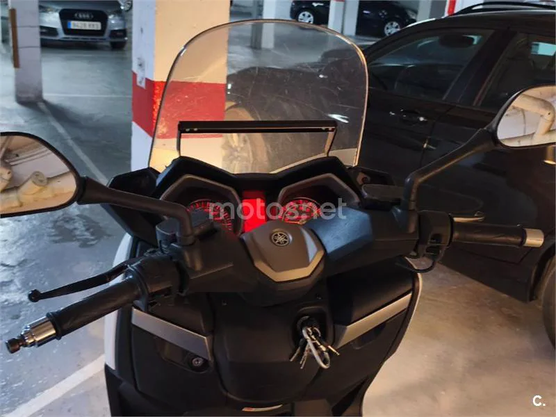 Yamaha XMAX 400 - Vista 3