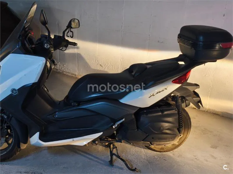 Yamaha XMAX 400 - Vista 9