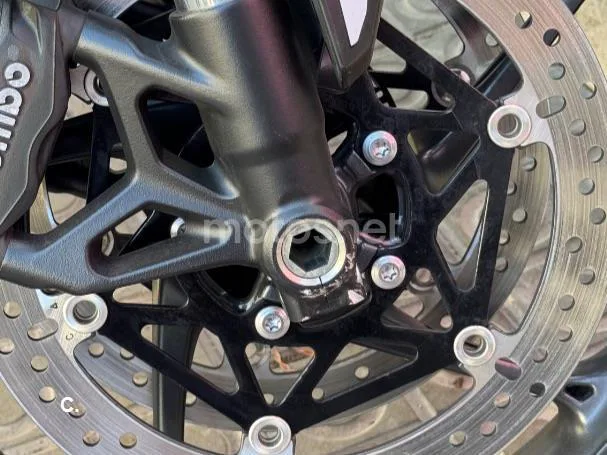 Triumph Street Triple 765 - Vista 7