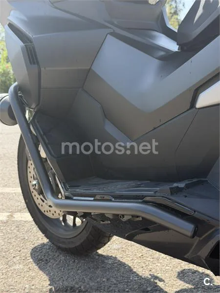 Honda ADV350 - Vista 8