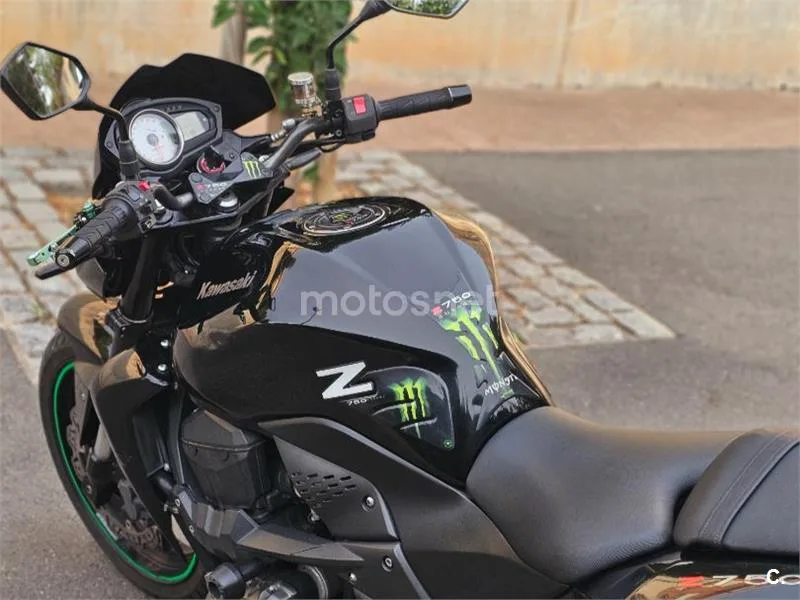 Kawasaki Z750 - Vista 5