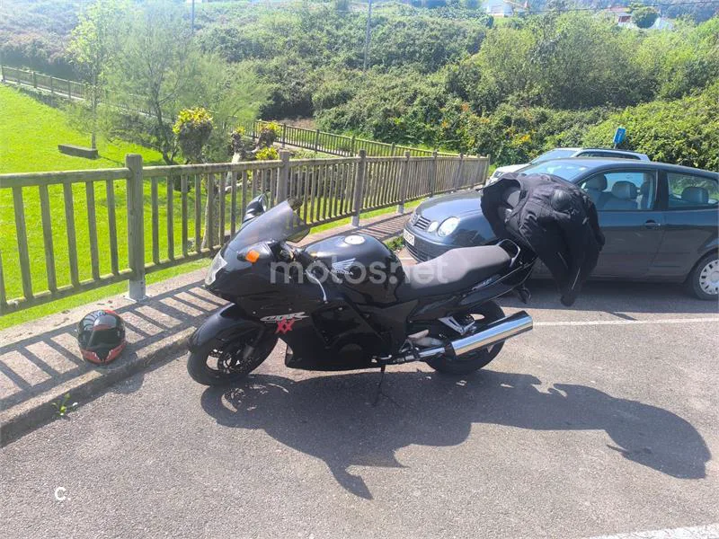 Honda CBR1100XX Super Blackbird - Vista 3
