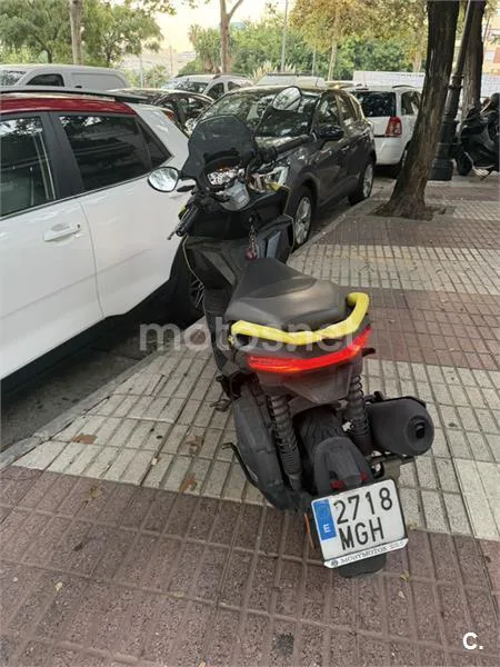 Aprilia SR GT 125 - Vista 3