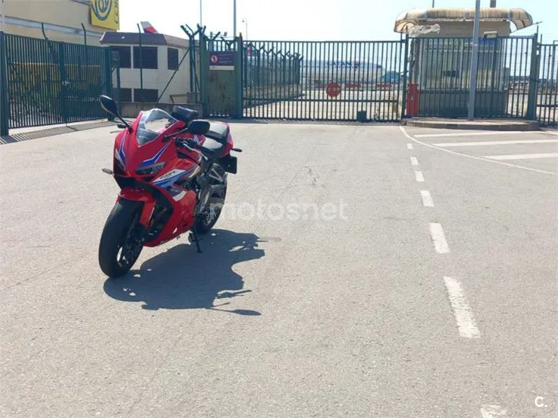 Honda CBR650R - Vista 8