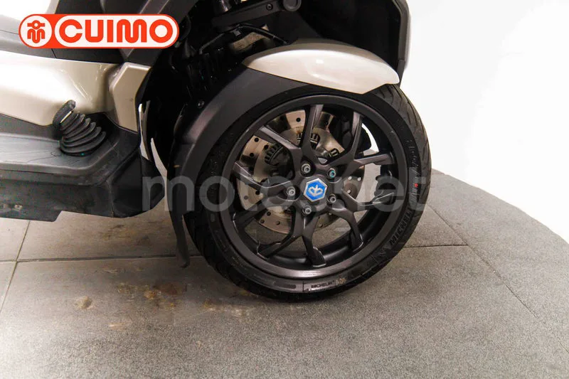 Piaggio MP3 - Vista 14