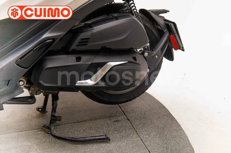 Piaggio MP3 - Vista 24