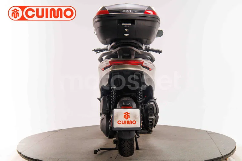 Piaggio MP3 - Vista 5