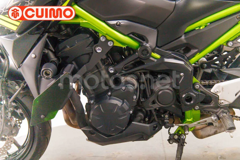 Kawasaki Z900 - Vista 19