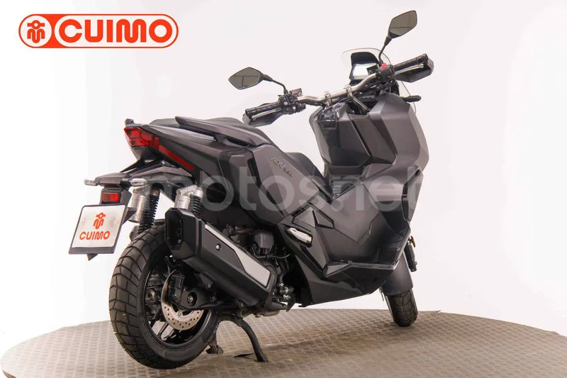 Honda ADV350 - Vista 6