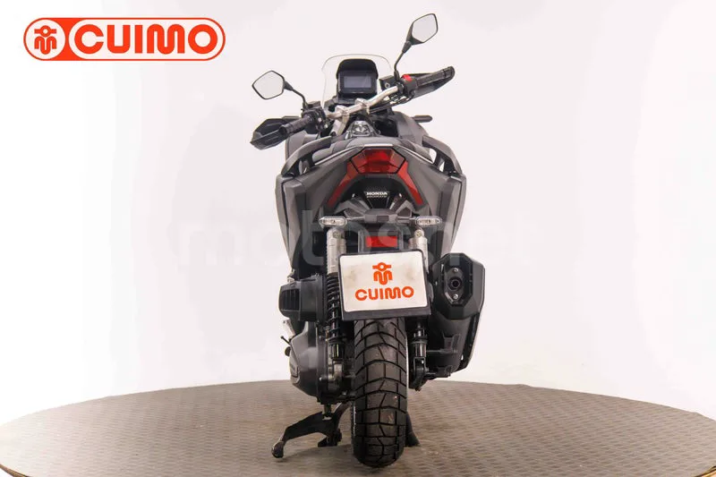 Honda ADV350 - Vista 8