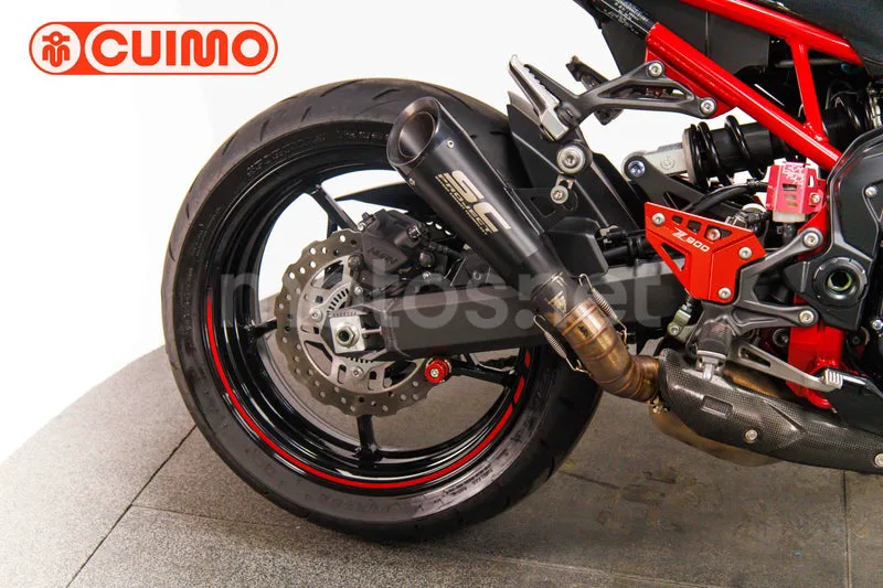 Kawasaki Z900 - Vista 16