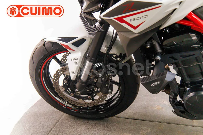 Kawasaki Z900 - Vista 26