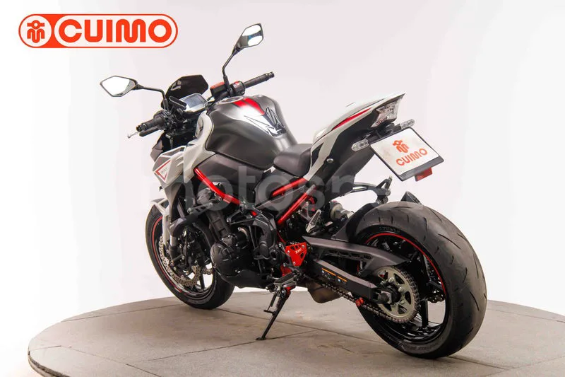 Kawasaki Z900 - Vista 6