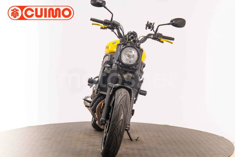 Yamaha XSR700 - Vista 10