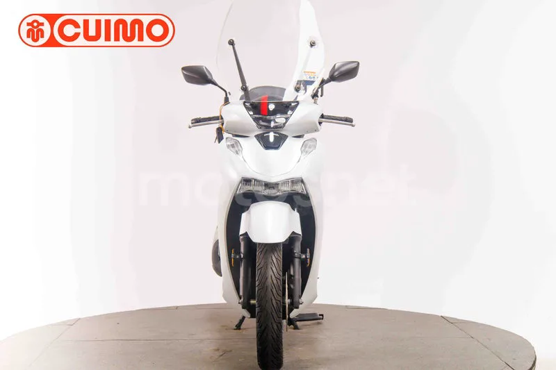 Honda SH125i - Vista 10