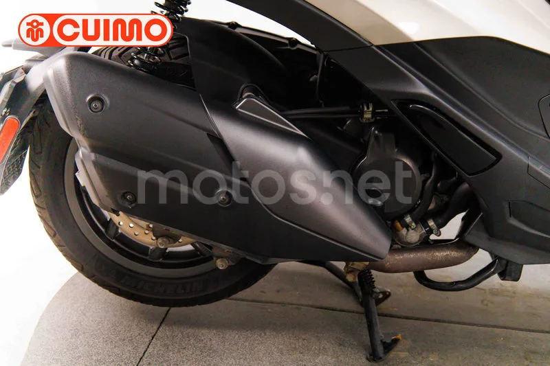 Piaggio MP3 - Vista 15